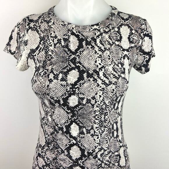 Express Gray Snake skin Animal Print Crew Neck Short Sleeve T Shirt Tee Top Sz S - Picture 3 of 5